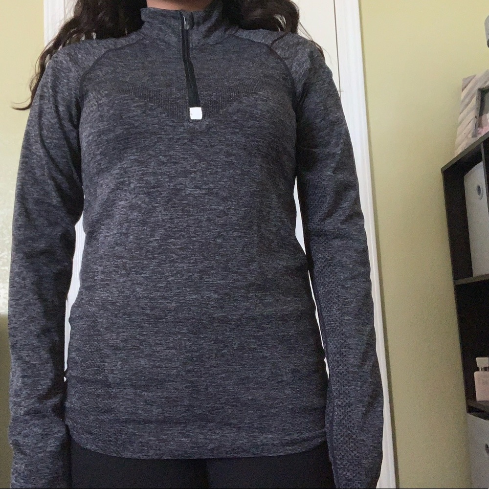 Champion zip up sweater. Size small.